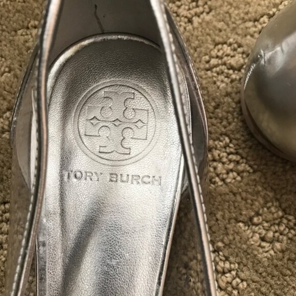 New Tory Burch Reva Audrey rare clear lucite silver logo medallion ballet flat - Picture 16 of 16